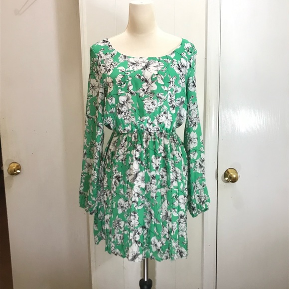 Forever 21 Dresses & Skirts - 3/$10 Forever 21 green floral dress